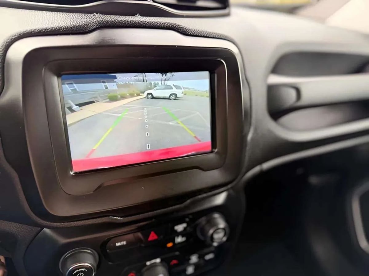 2021 Jeep Renegade Jeepster - Photo 14