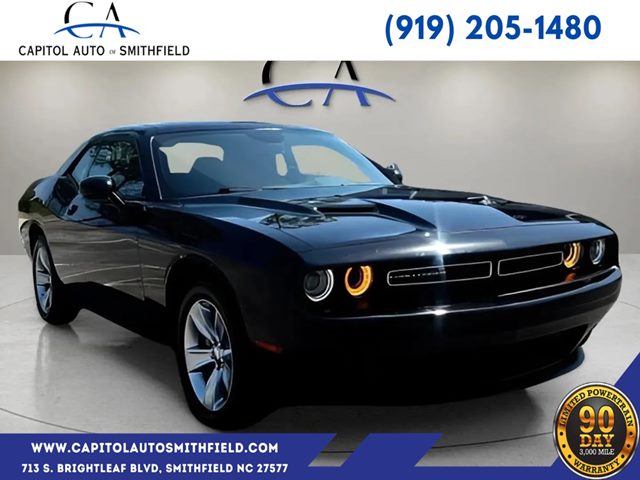 2022 Dodge Challenger SXT RWD