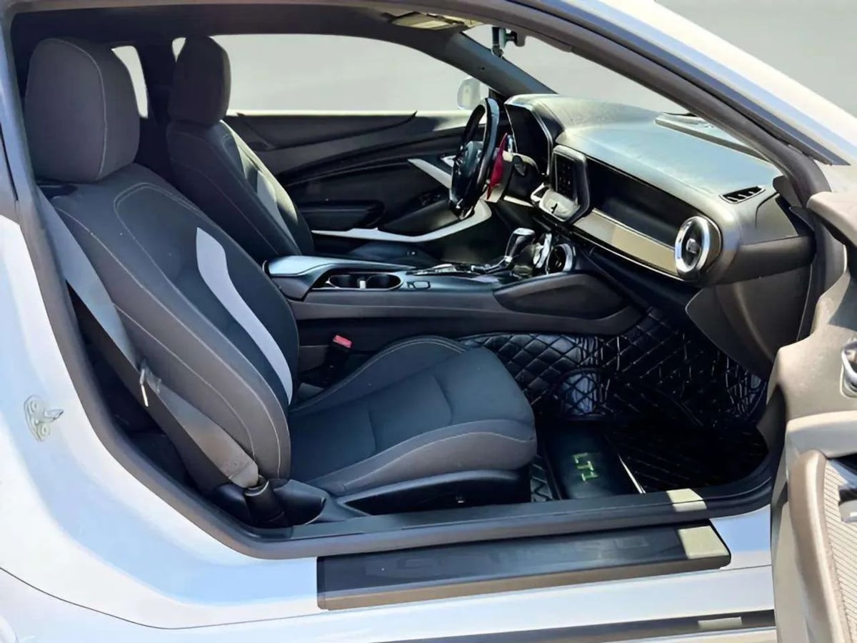 2021 Chevrolet Camaro LT1 - Photo 19