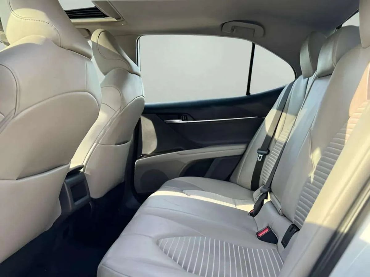 2022 Toyota Camry SE - Photo 15