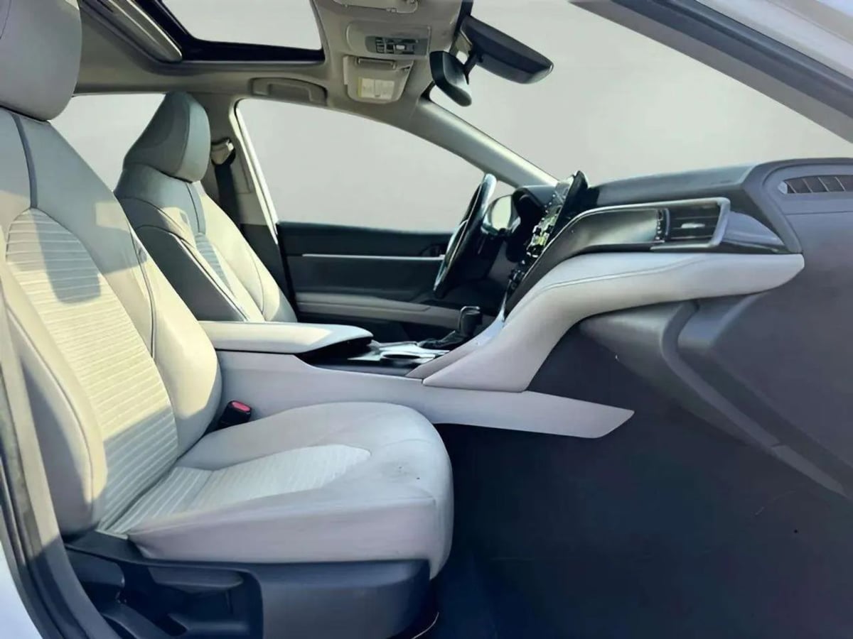 2022 Toyota Camry SE - Photo 20