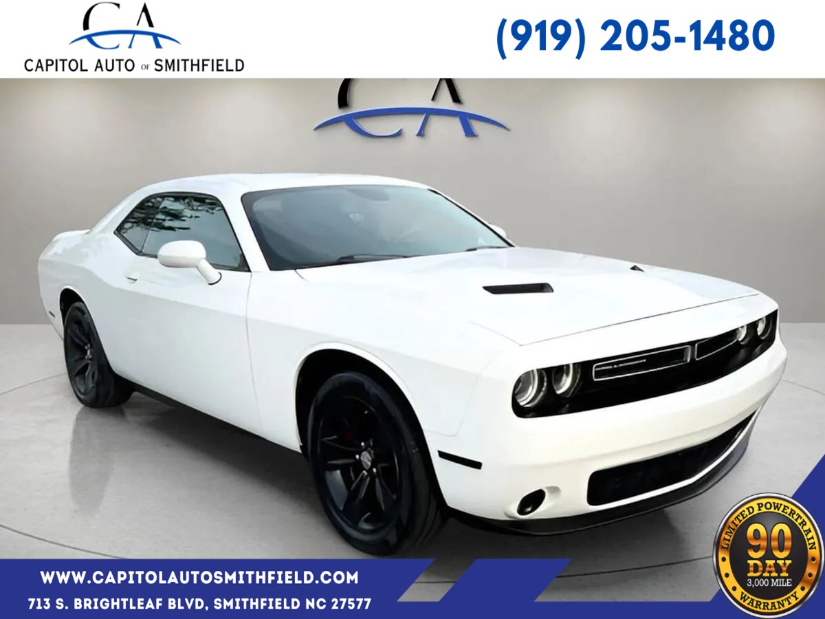 2019 Dodge Challenger SXT Auto's photo