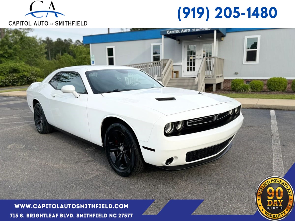 2019 Dodge Challenger SXT Auto's photo