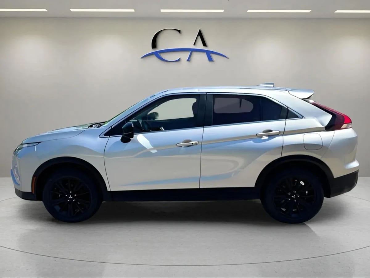 2024 Mitsubishi Eclipse Cross LE - Photo 4