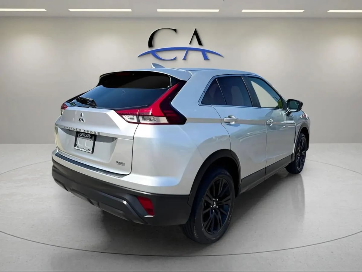 2024 Mitsubishi Eclipse Cross LE - Photo 7