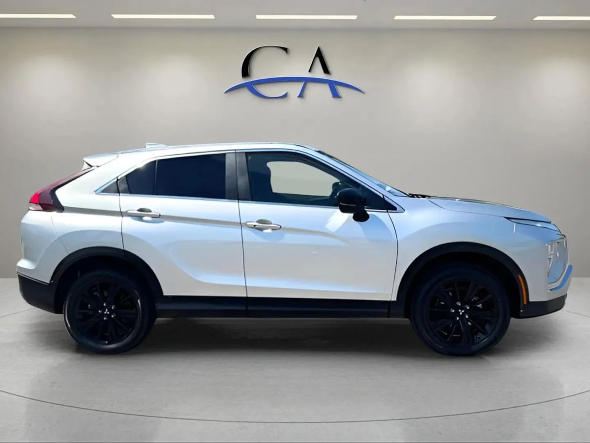 2024 Mitsubishi Eclipse Cross LE - Photo 8