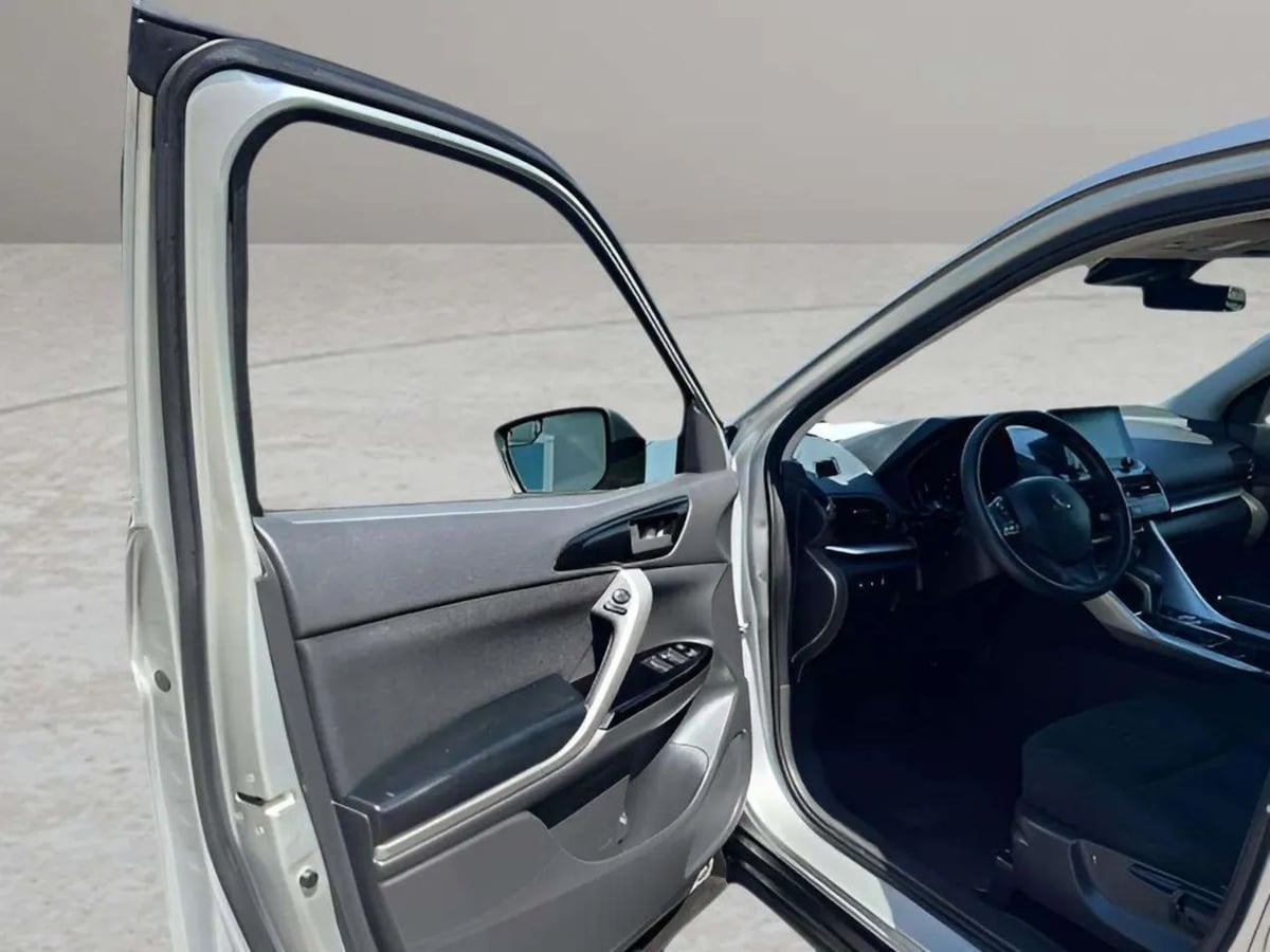 2024 Mitsubishi Eclipse Cross LE - Photo 9