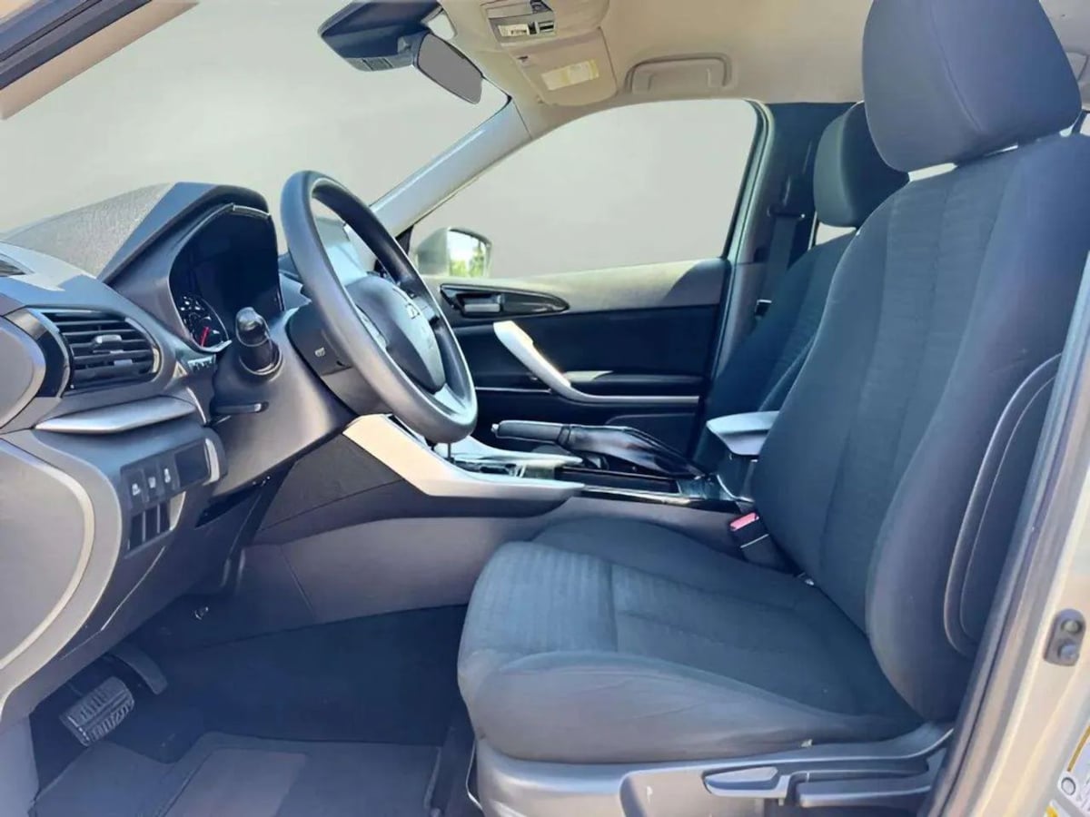 2024 Mitsubishi Eclipse Cross LE - Photo 10