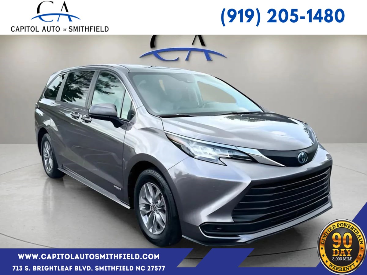 2021 Toyota Sienna LE 8-Passenger Hybrid FWD's photo