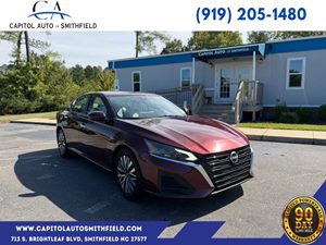 View 2024 Nissan Altima