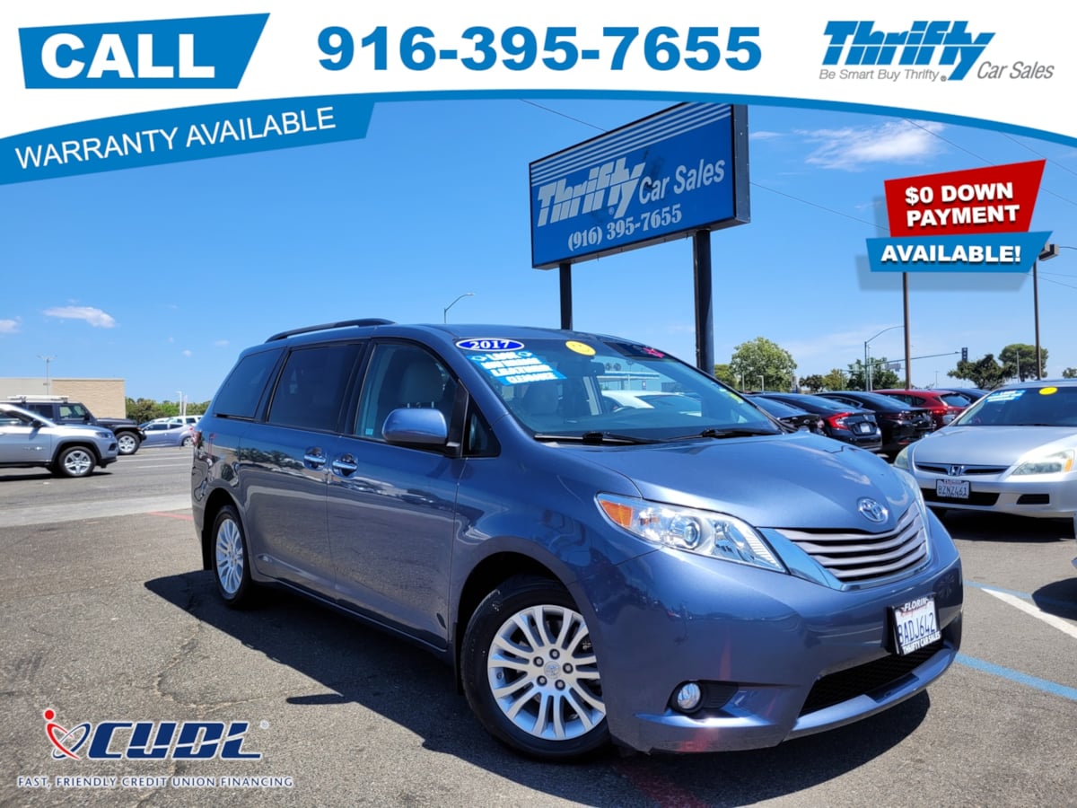 2017 Toyota Sienna XLE Auto Access Seat