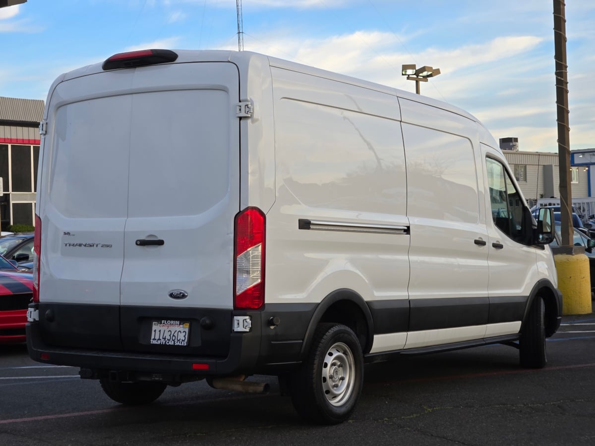 2020 Ford Transit Cargo Van photo 4