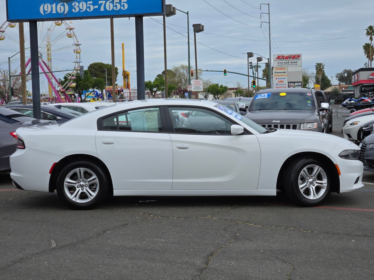 2022 Dodge Charger SXT photo 4