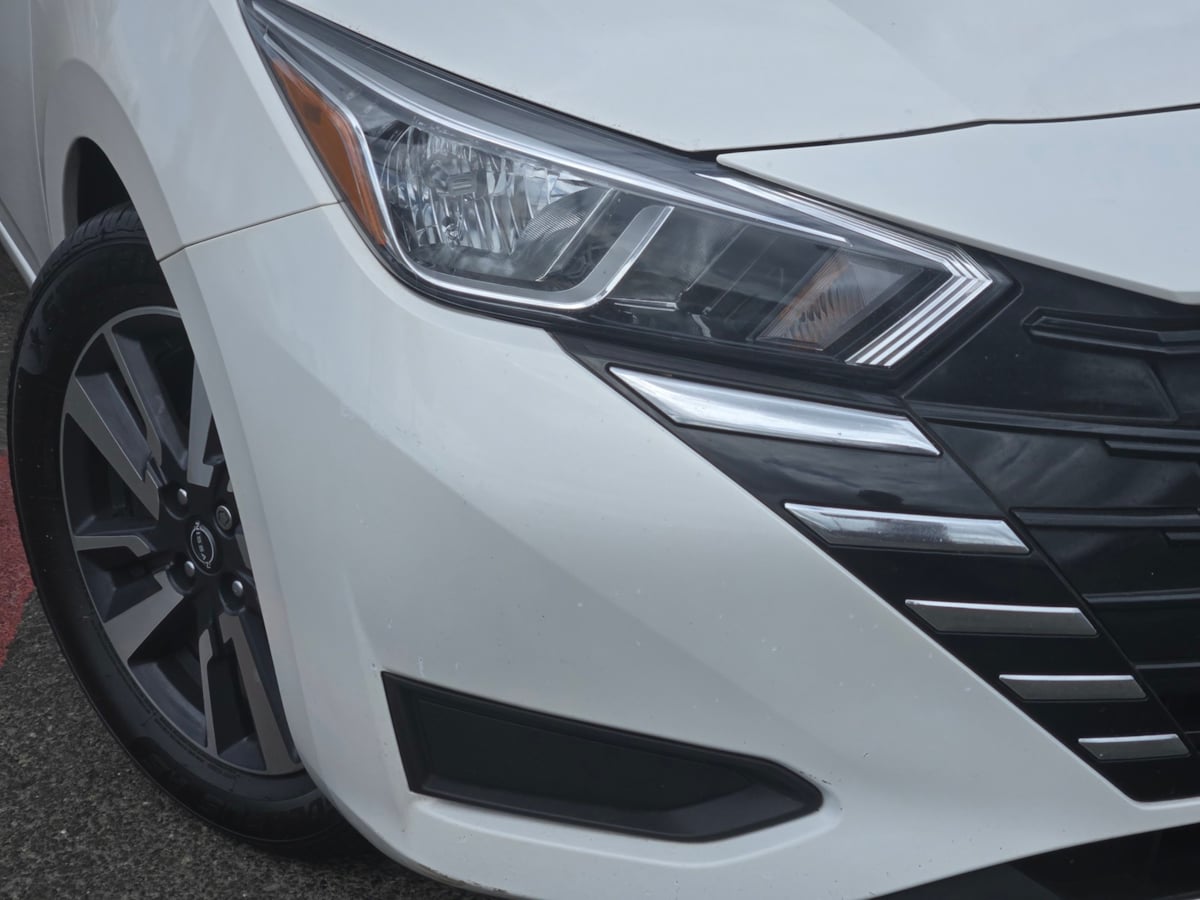 2023 Nissan Versa Sedan SV - Photo 3
