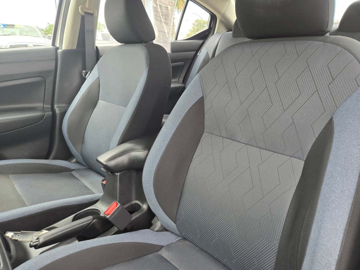 2023 Nissan Versa Sedan SV - Photo 10
