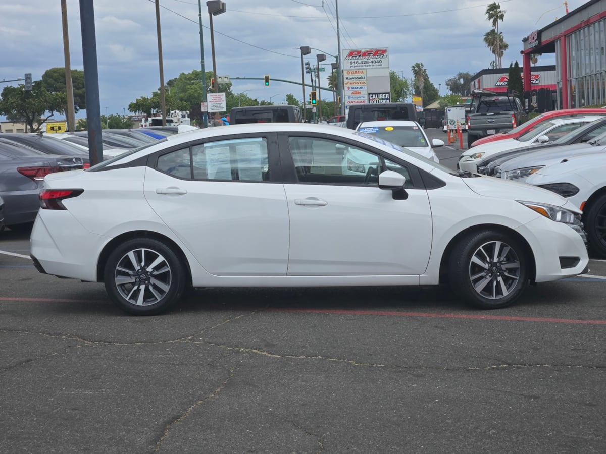 2023 Nissan Versa Sedan SV - Photo 4