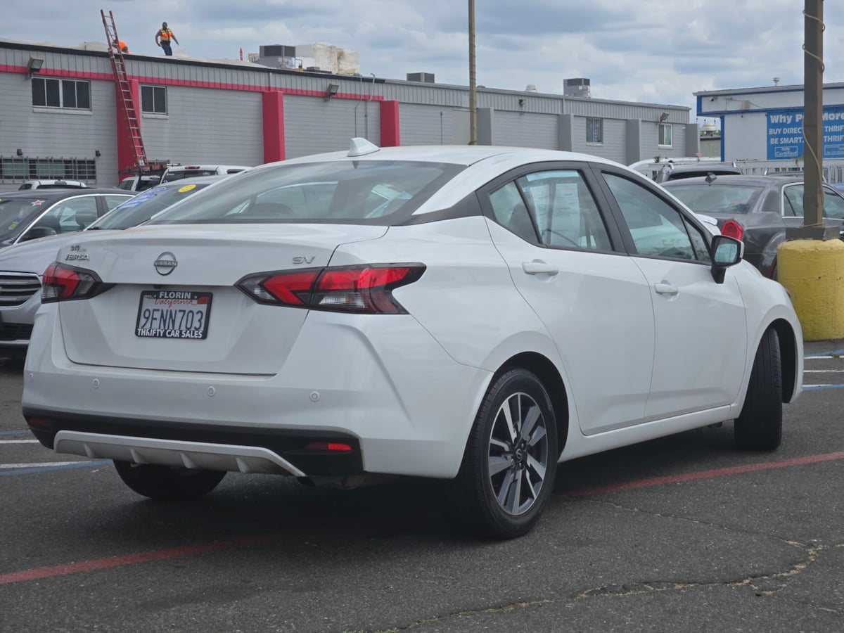 2023 Nissan Versa Sedan SV - Photo 5