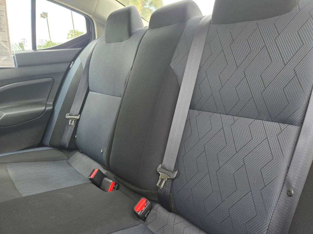 2023 Nissan Versa Sedan SV - Photo 7