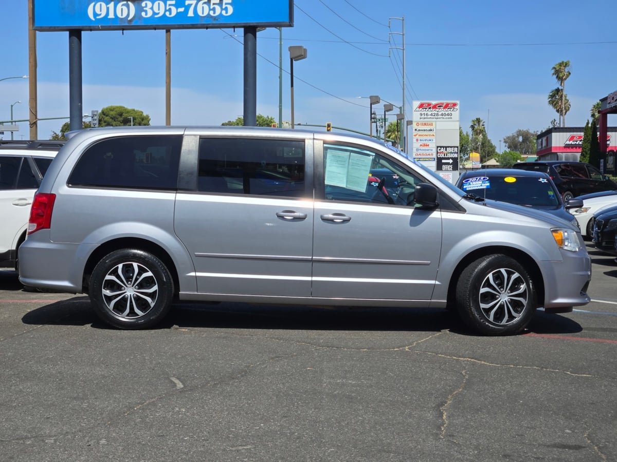 2015 Dodge Grand Caravan SE photo 4