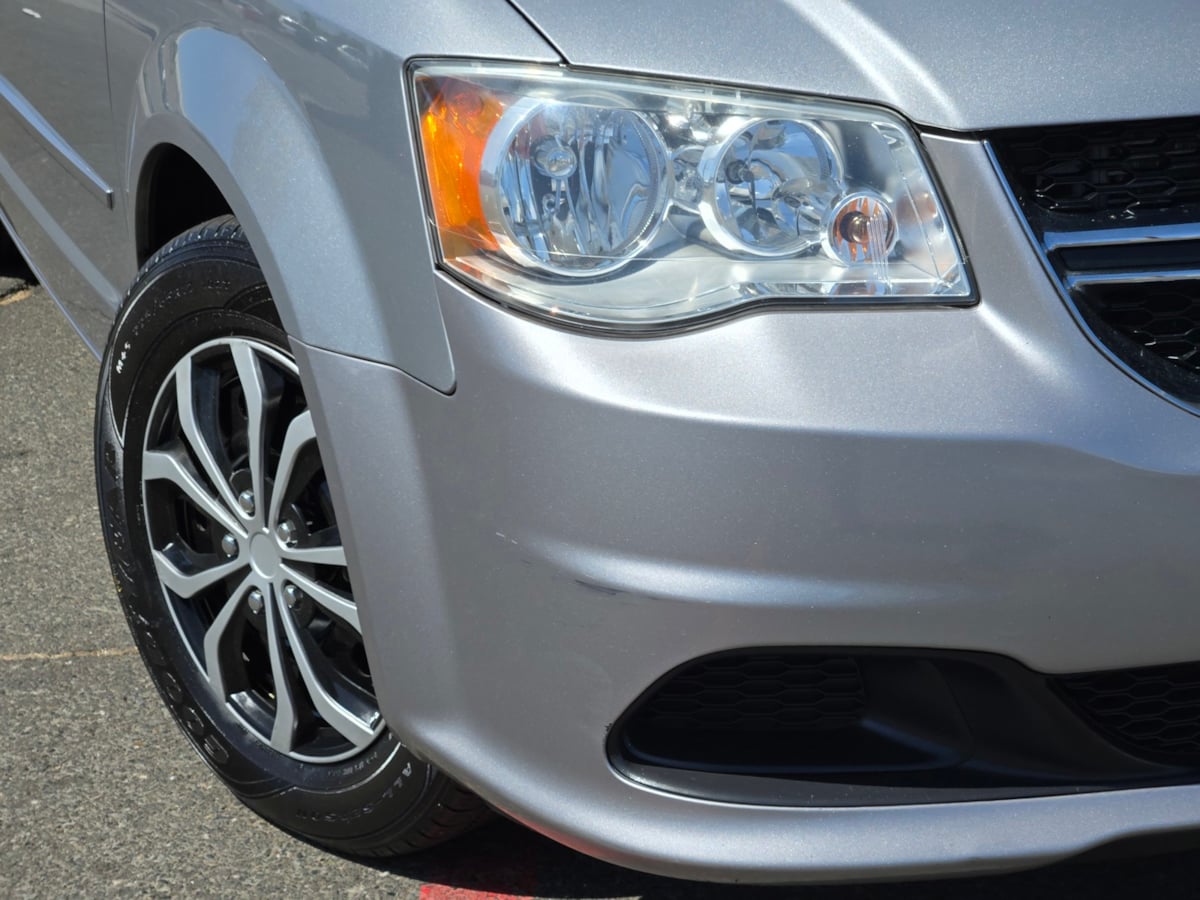 2015 Dodge Grand Caravan SE photo 3
