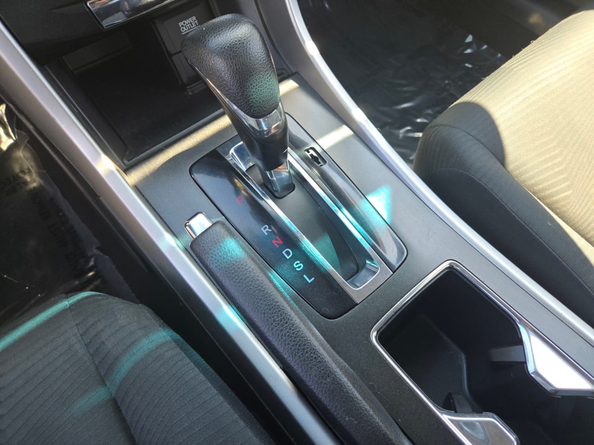 2014 Honda Accord LX photo 12