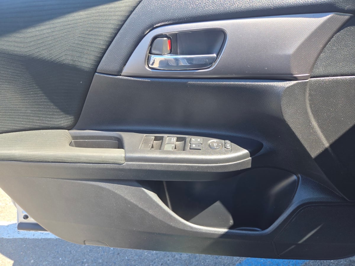 2014 Honda Accord LX photo 11