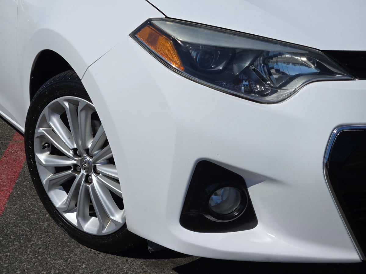 2014 Toyota Corolla L photo 3
