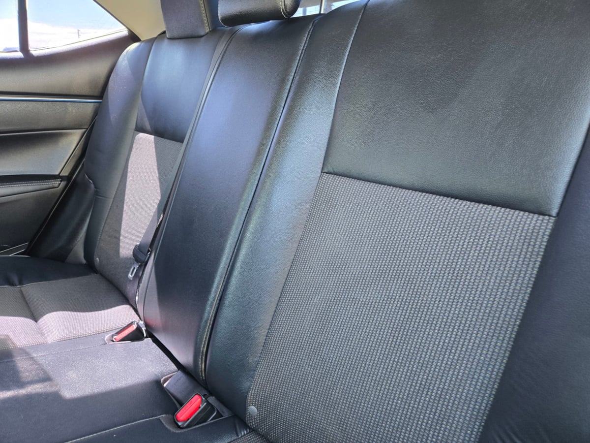 2014 Toyota Corolla L photo 7