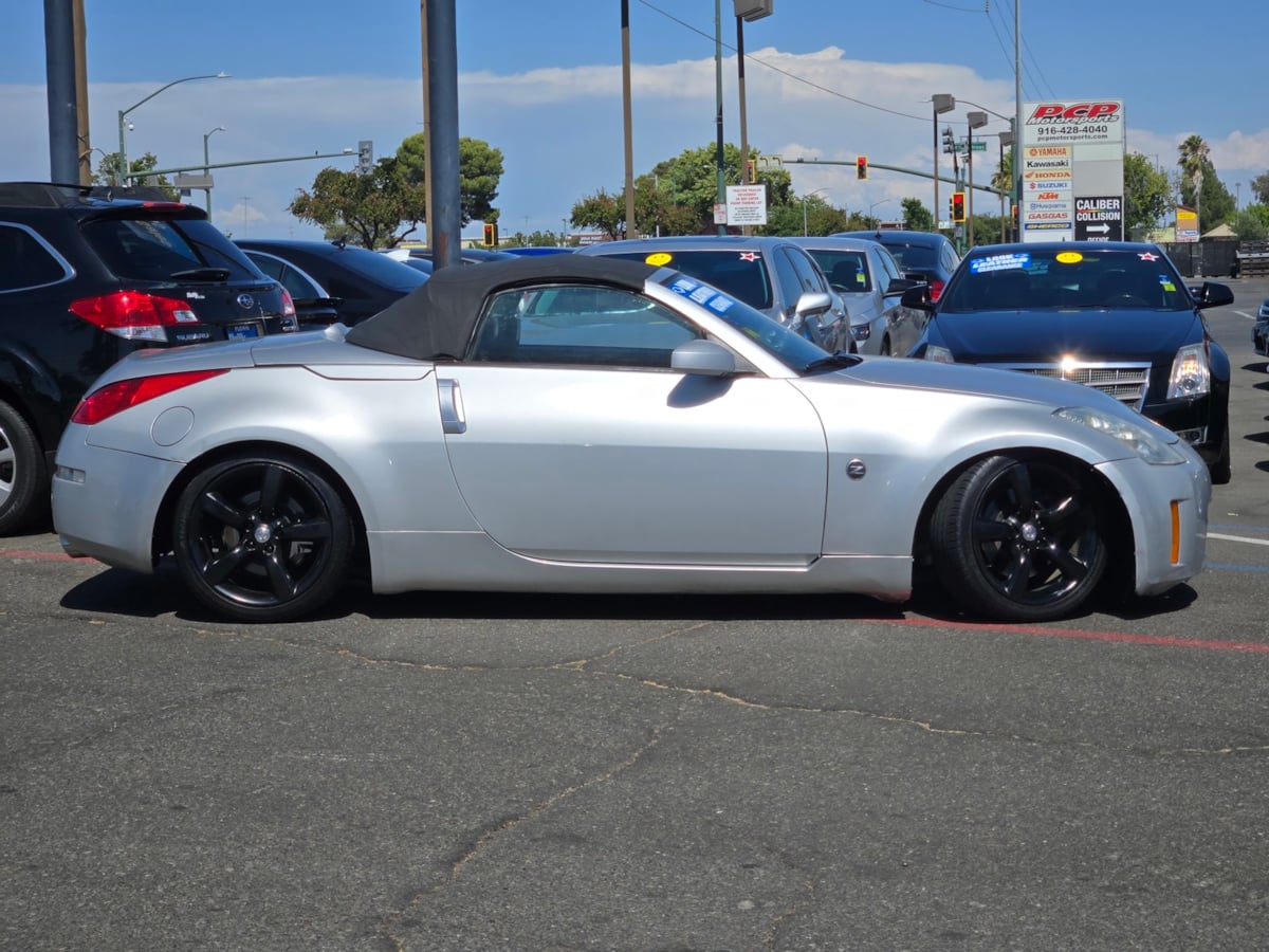 2008 Nissan 350Z Touring photo 4