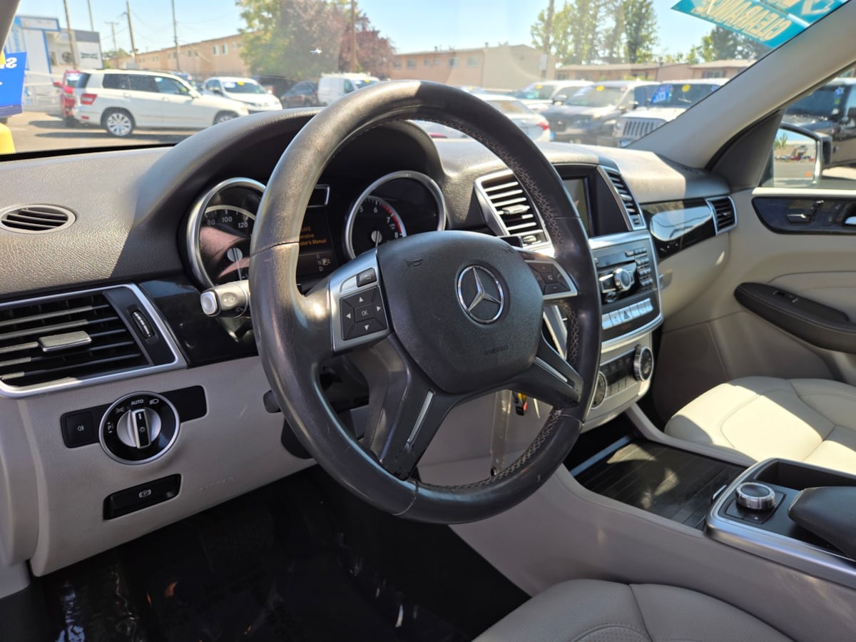 2015 Mercedes Benz ML 350 photo 11