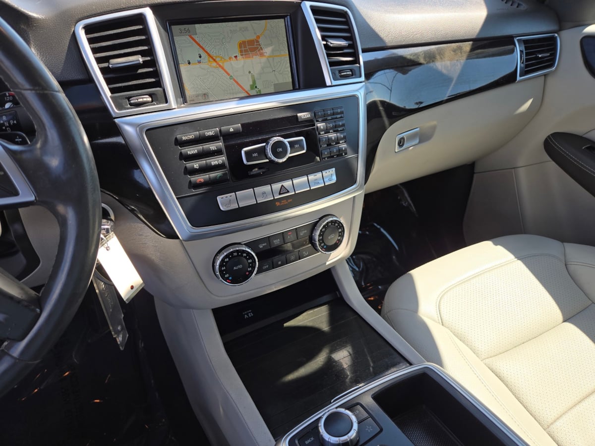 2015 Mercedes Benz ML 350 photo 14