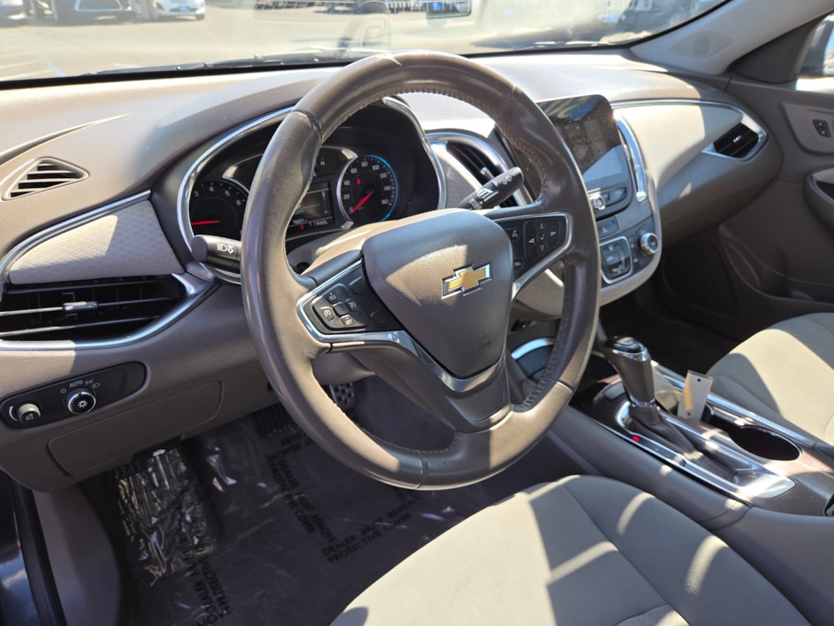 2016 Chevrolet Malibu 1LT photo 11