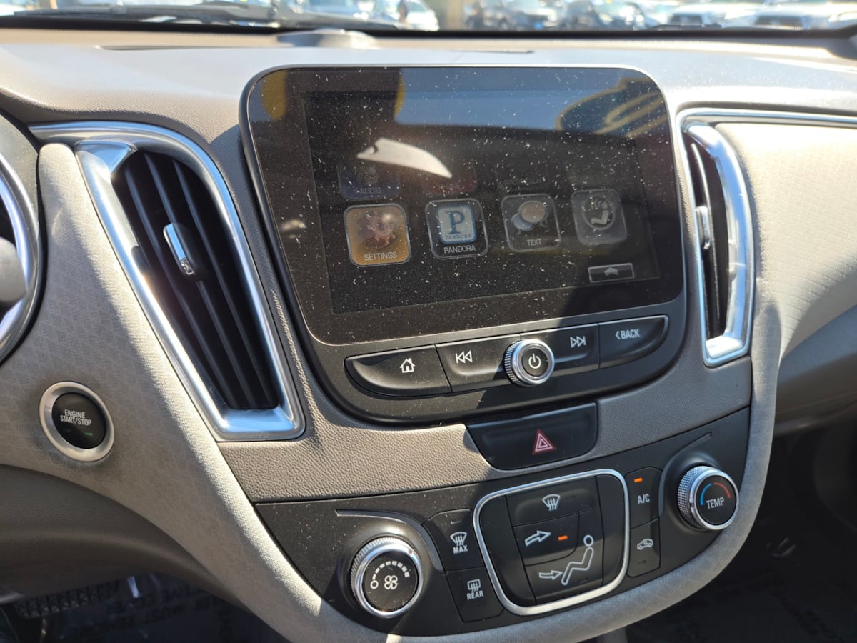 2016 Chevrolet Malibu 1LT photo 13