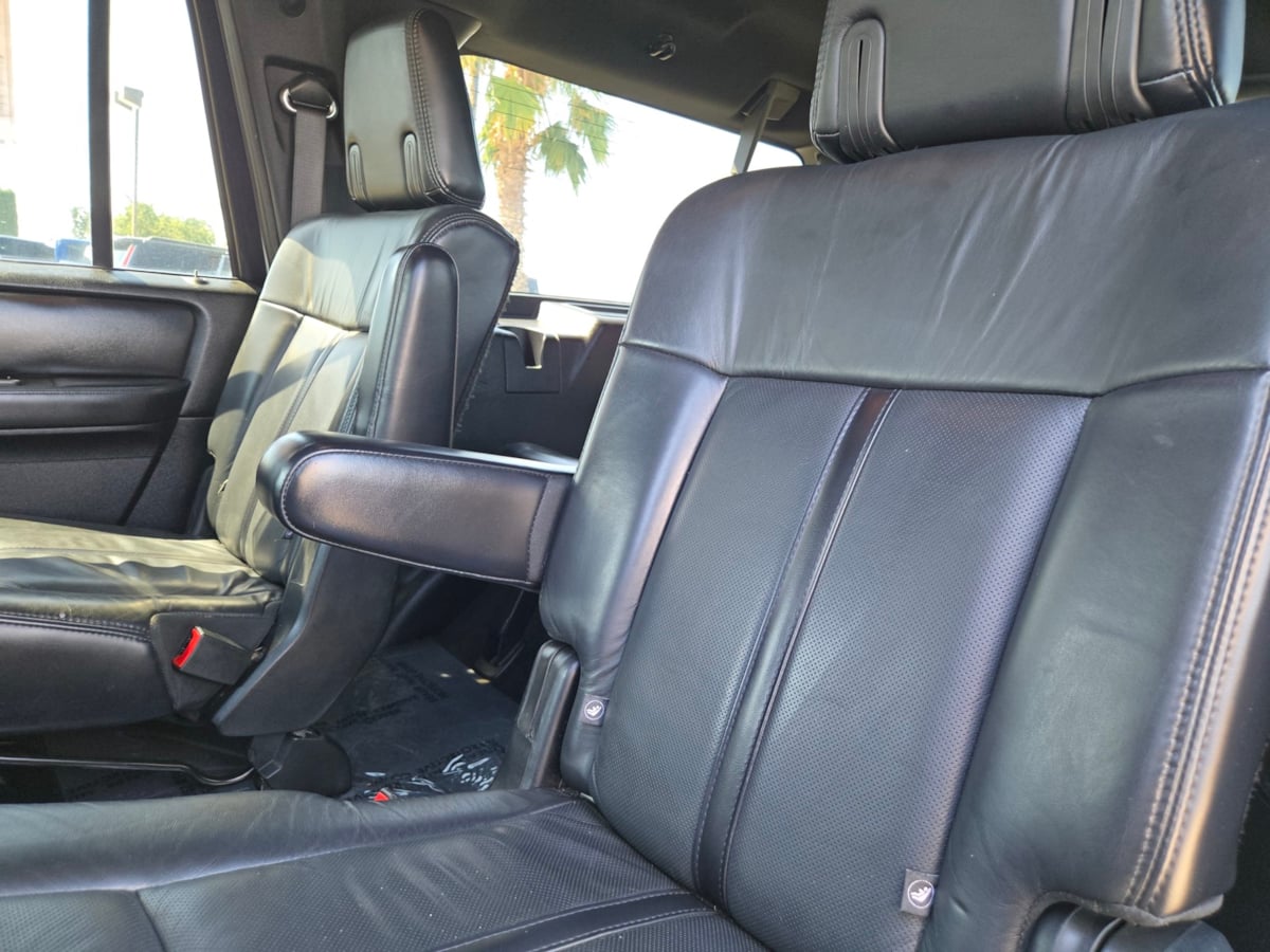 2016 Lincoln Navigator Select photo 8