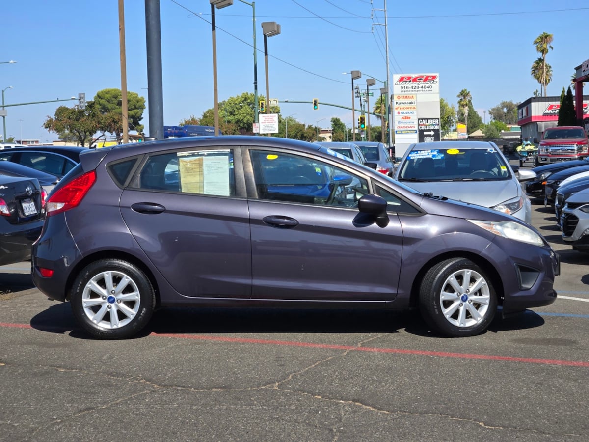 2012 Ford Fiesta SE photo 4