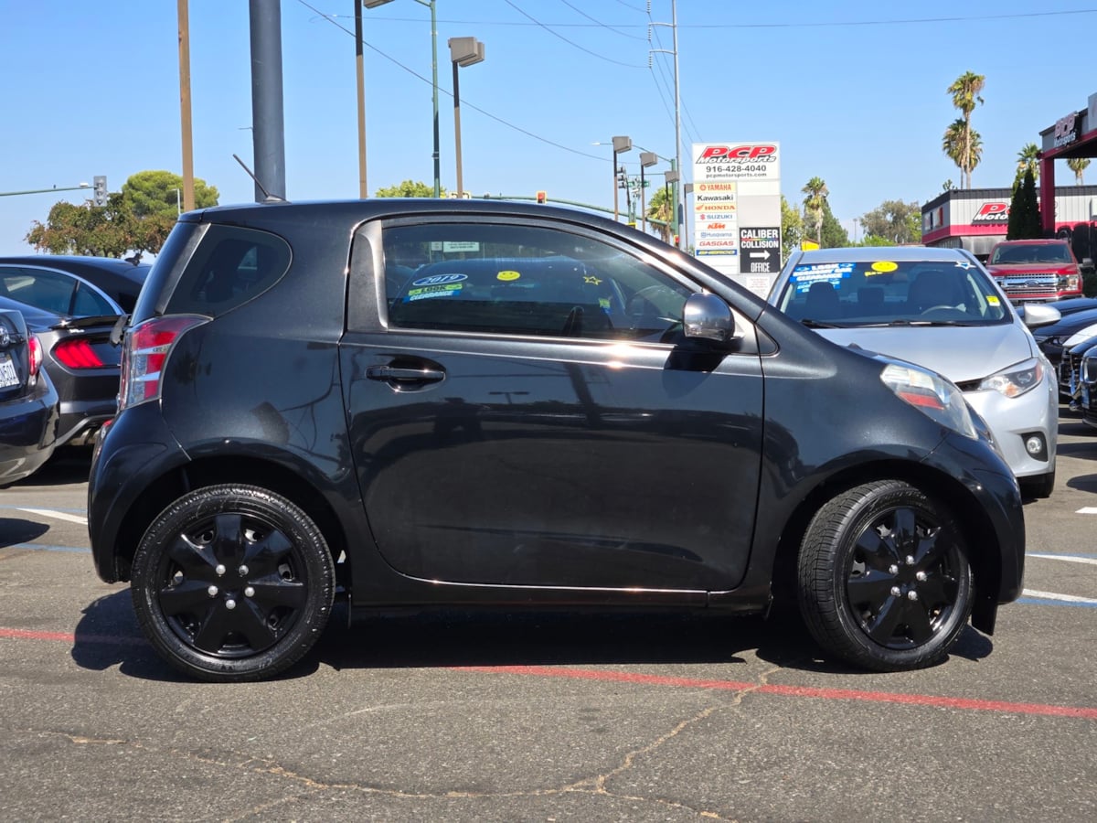 2013 Scion iQ photo 3