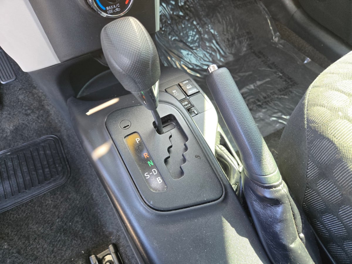 2013 Scion iQ photo 9
