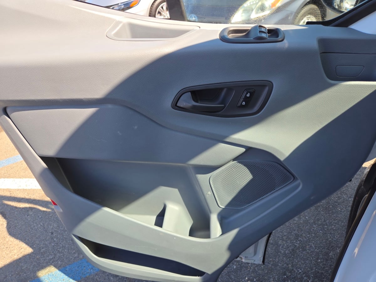 2018 Ford Transit Passenger XL photo 7