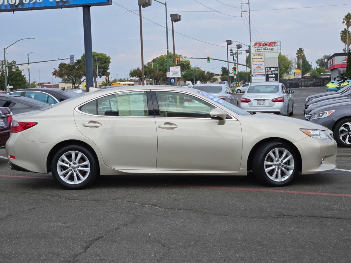 2015 Lexus ES 350 photo 4