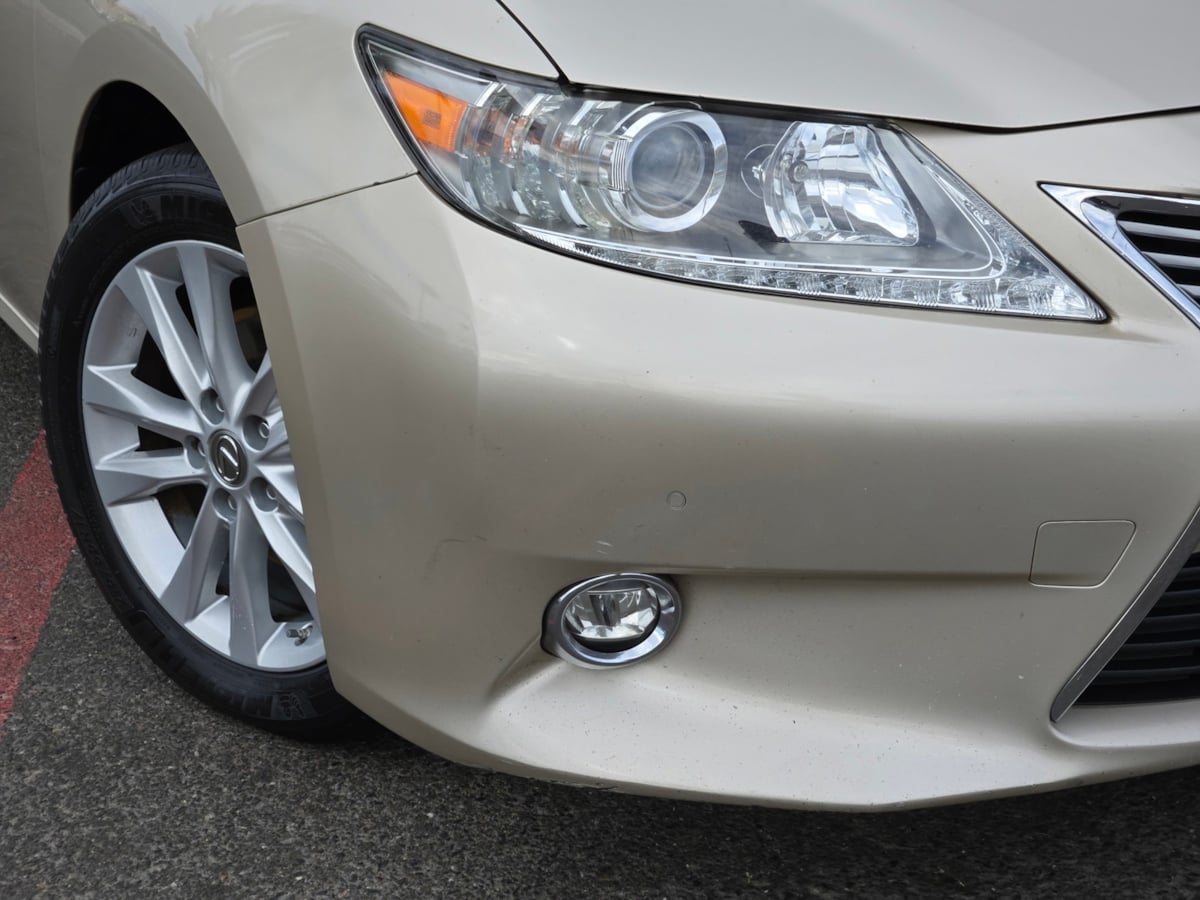 2015 Lexus ES 350 photo 3