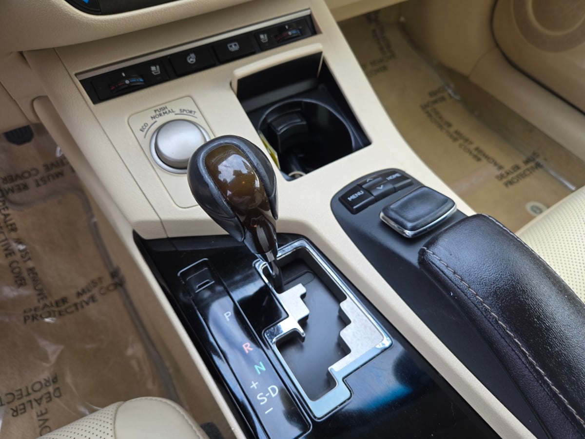 2015 Lexus ES 350 photo 11