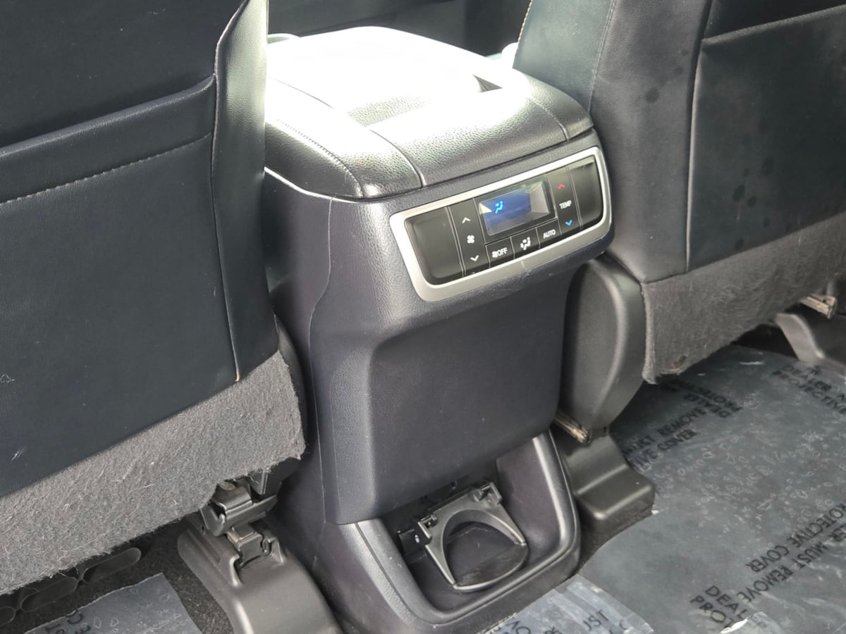 2015 Toyota Highlander XLE photo 9