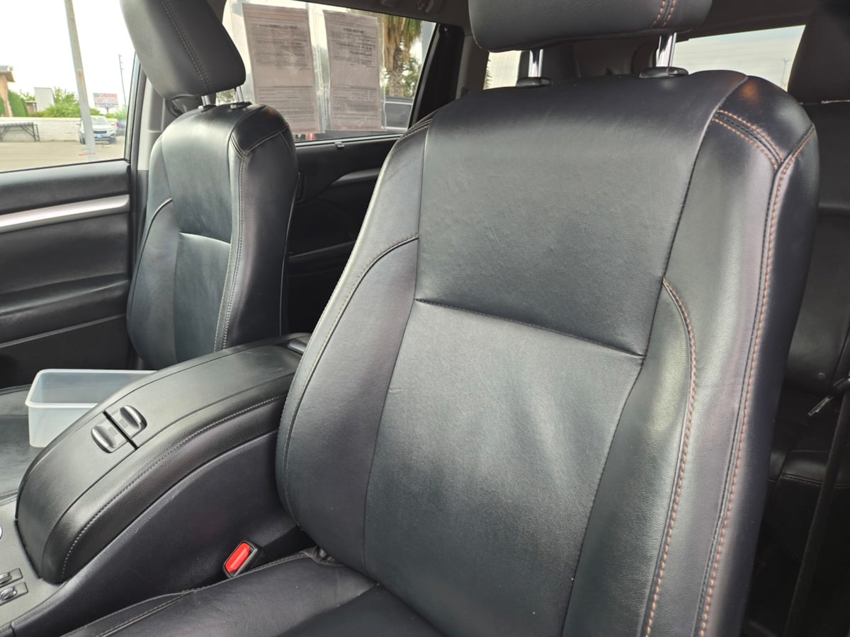 2015 Toyota Highlander XLE photo 11