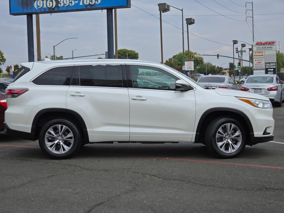 2015 Toyota Highlander XLE photo 4
