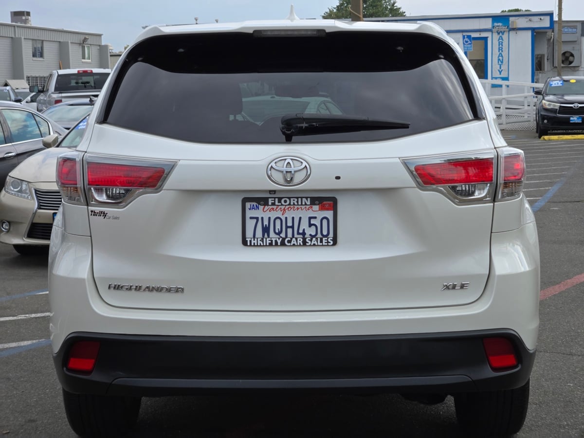 2015 Toyota Highlander XLE photo 6