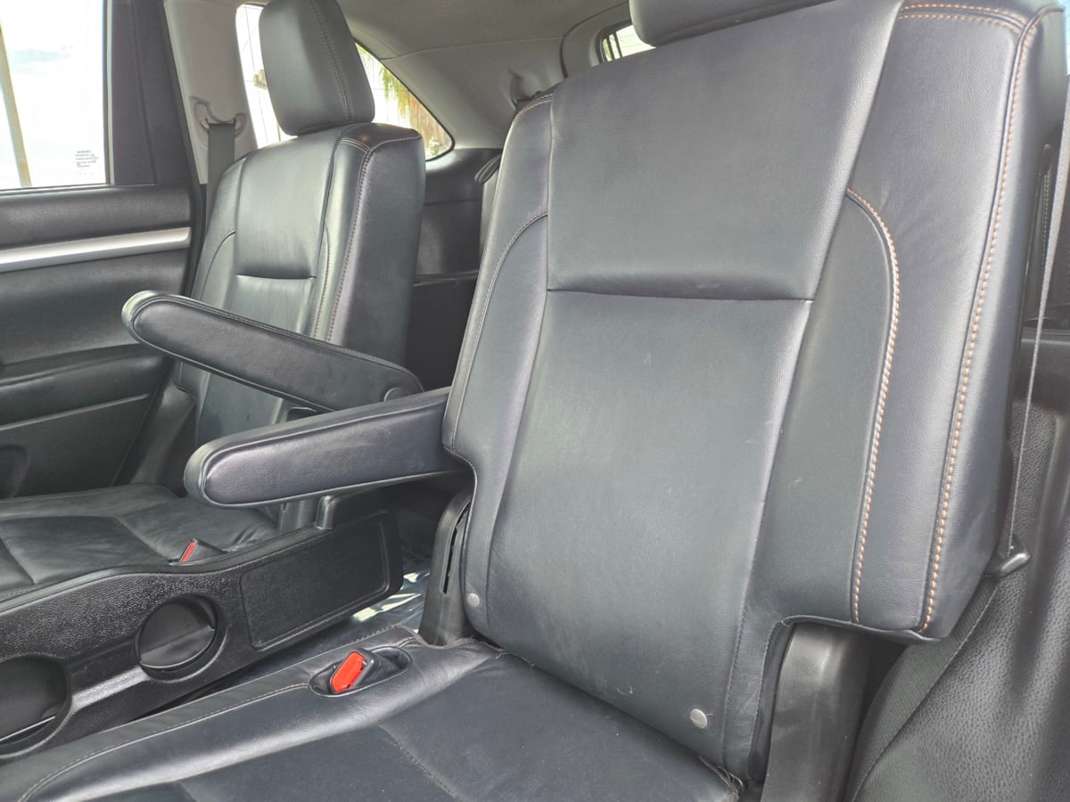 2015 Toyota Highlander XLE photo 8
