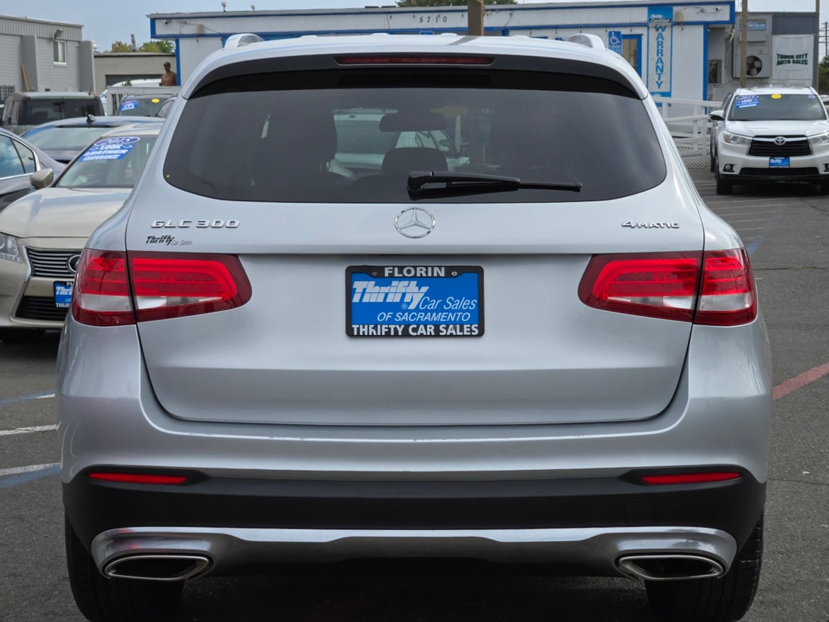2017 Mercedes Benz GLC 300 4MATIC photo 6