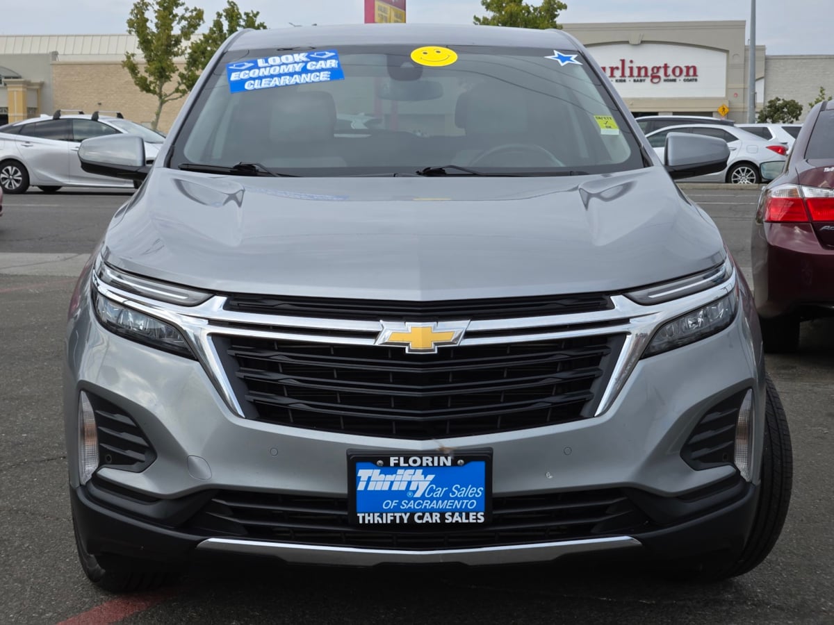 2024 Chevrolet Equinox LT photo 2