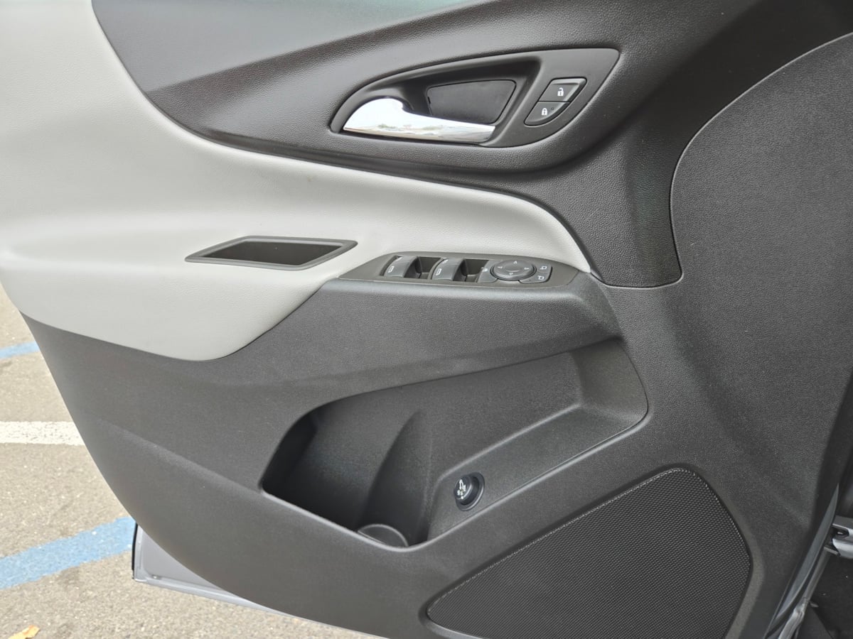 2024 Chevrolet Equinox LT - Photo 12