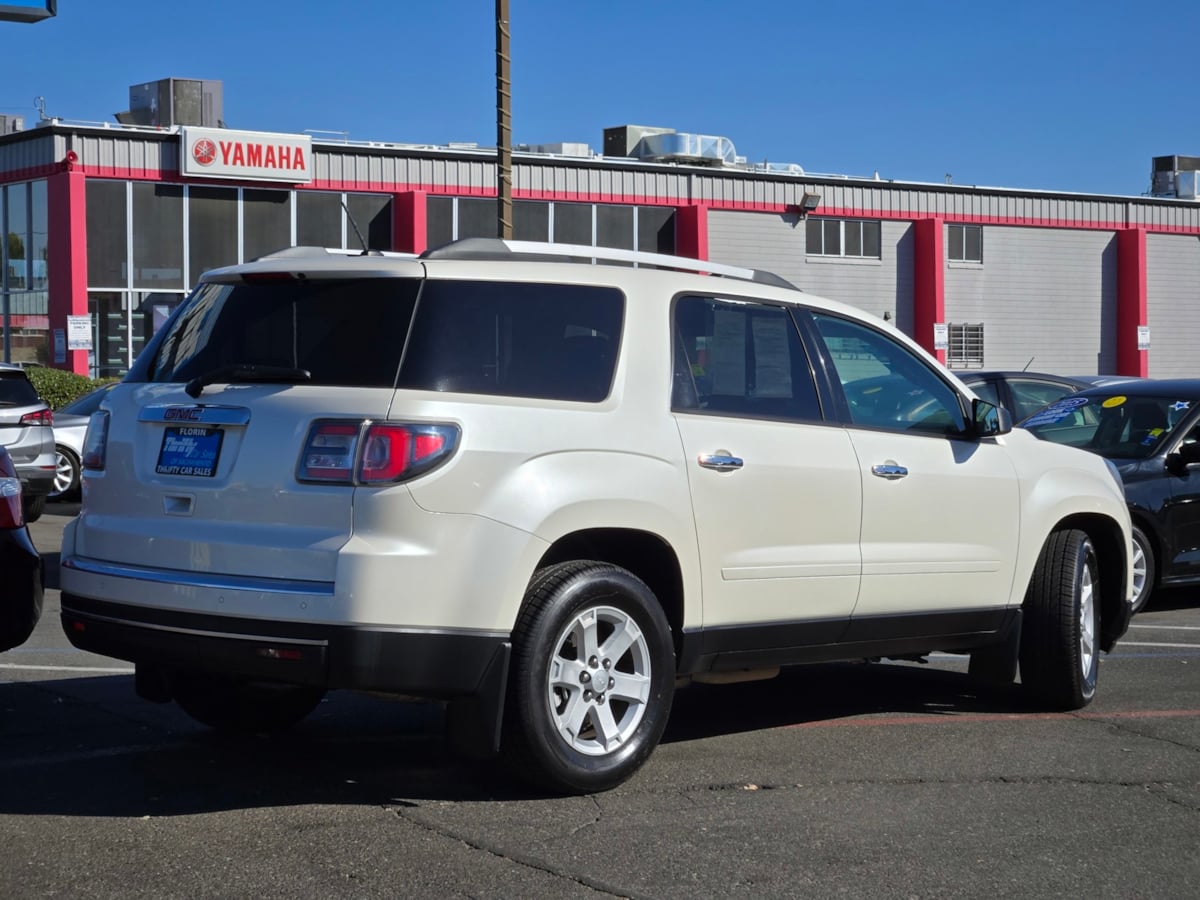 2015 Gmc Acadia SLE photo 2
